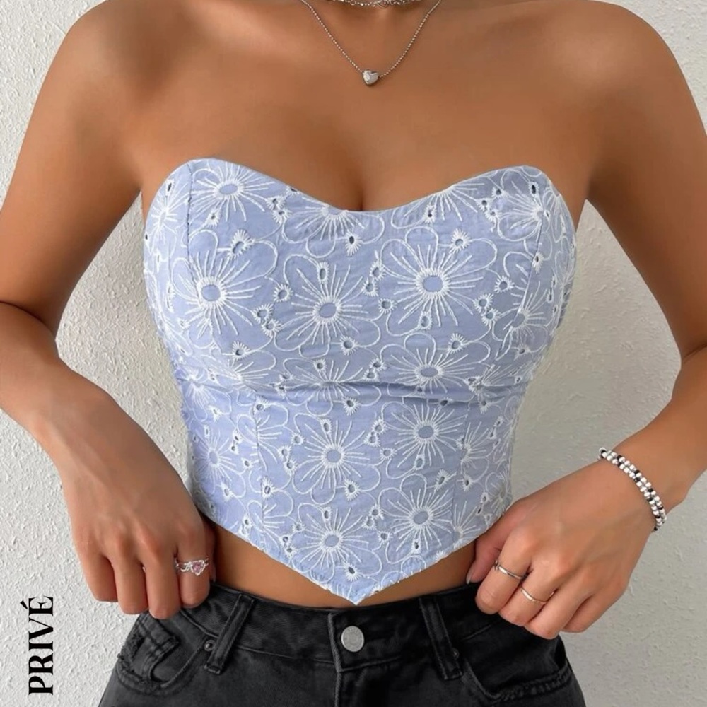 SHEIN privé Floral Embroidered Ruffle Backless Hanky Hem Tube Top